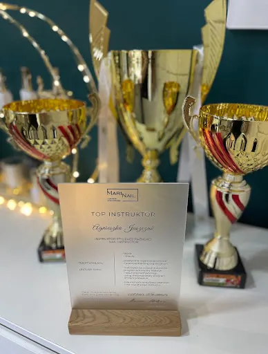 JASZCZAKOVA PMU & BEAUTY & INSTRUCTOR